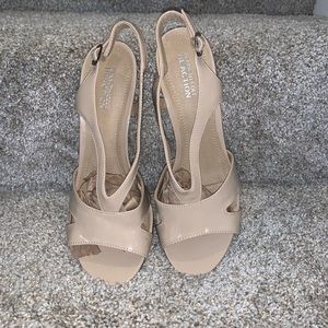Kenneth Cole reaction nude heeled peep toe sandals